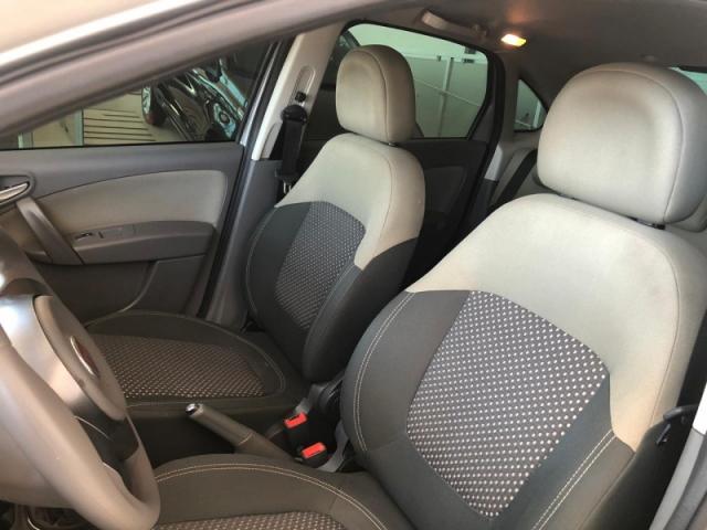 FIAT GRAND SIENA 1.6 MPI ESSENCE 16V 2016 - Foto 4