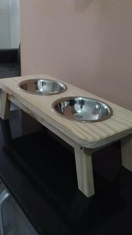 Comedouro e bebedouro para pets. (acompanhas as tigelas de inox) - Foto 3