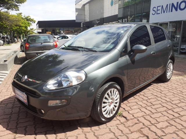 Fiat Punto Attractive 1.4 Mecânico