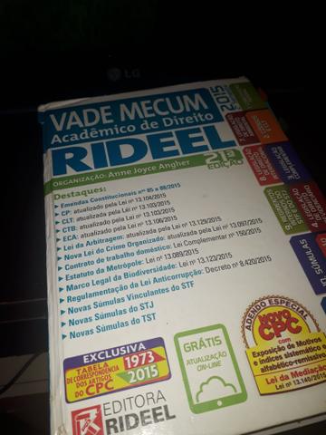 VENDO esse livro bom pra quem for fazer direito - Foto 2
