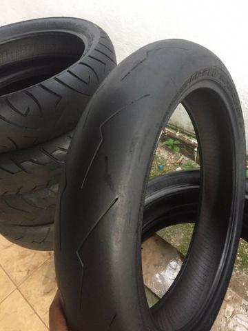 Pneu Diablo rosso 120/70-17