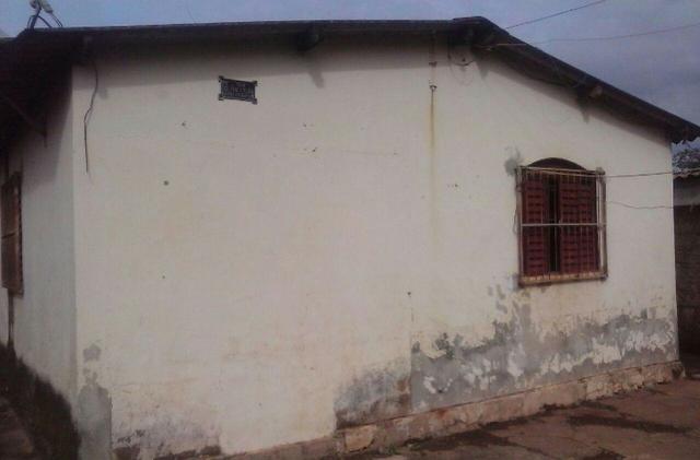 Casa com barracao em aparecida de goiania