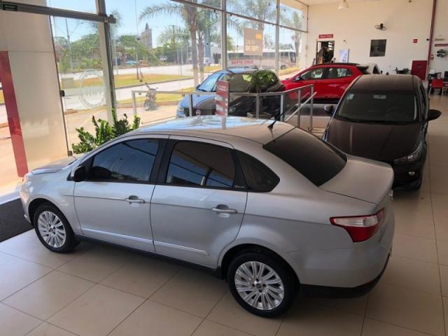 FIAT GRAND SIENA 1.6 MPI ESSENCE 16V 2016 - Foto 15