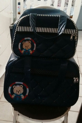 Bolsas semi novas azul marinho - Foto 3