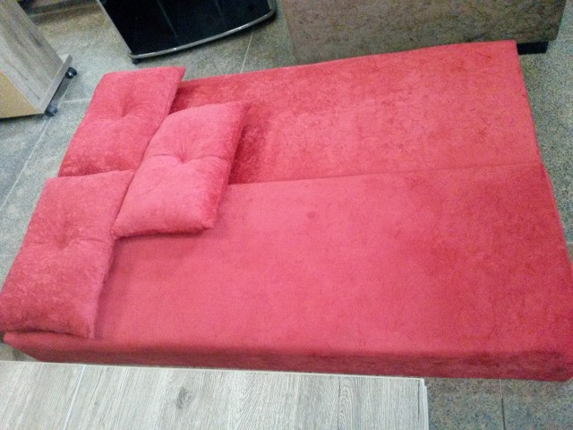 Sofá Cama. Cores: Marrom, Preto, Vermelho e Cinza - Foto 6
