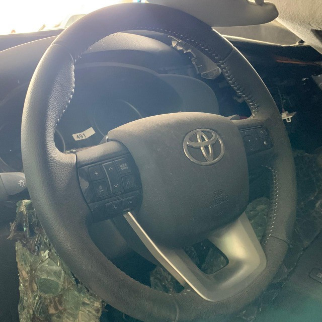 Sucata de Hilux SRX 2019 0km pra retirar peças - Foto 4
