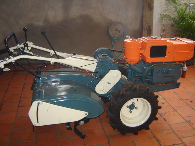 Micro trator tobatta 14CV