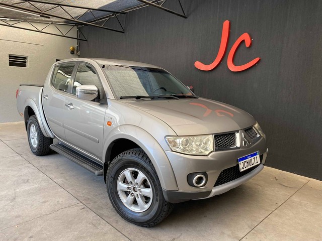 L200 TRITON 2013/2013 3.2 HPE 4X4 CD 16V TURBO INTERCOOLER DIESEL 4P AUTOMÁTICO