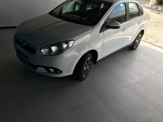 GRAND SIENA 1.4 ATRACTIVE 16/16 TOP DE LINHA