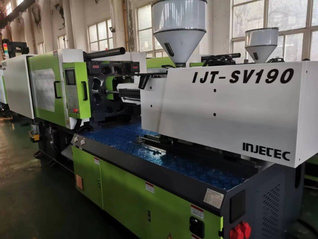 Máquina Injetora Termoplástica Injetec de 80 a 1600 toneladas