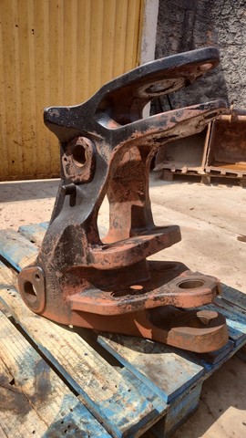 Cj. Cara de cavalo ou chassi oscilante Randon RD406 Adv p/n 370360098