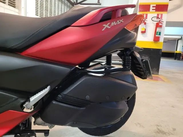 Vendo Xmax 250 X max  2021  9.500 km