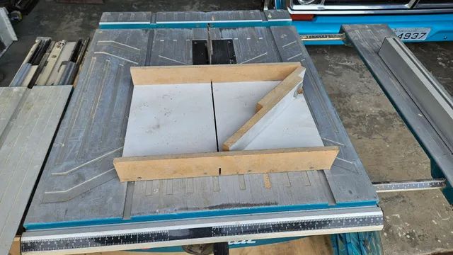 Serra Makita de bancada MLT100 - Foto 4