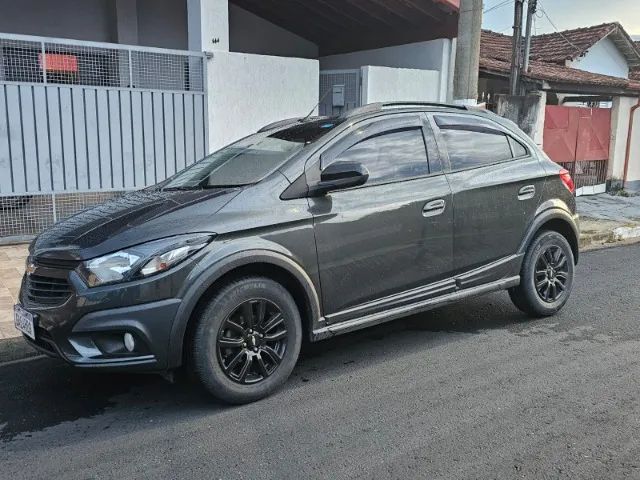 Comprar Hatch Chevrolet Onix Hatch 1.0 4P Flex Ltz Turbo Branco 2020 em  Pindamonhangaba-SP