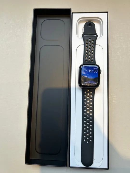 Apple Watch Nike SE (GPS + Cellular, 44mm) - Pulseira esportiva Nike  Cinza-carvão/preto - Smartwatches - Alphaville, Santana de Parnaíba  1315803037 | OLX