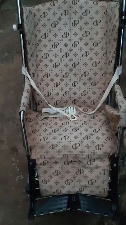 Vendo carrinho de bebê 