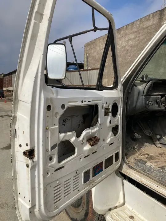 Ford F12000 4x2 Carroceria 5,80M Ano 1995 - Foto 4