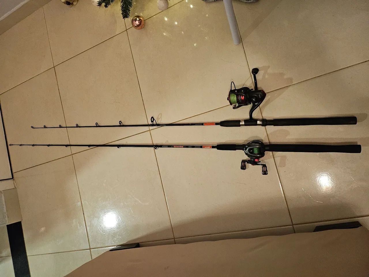 Conjunto vara e carretilha e vara e molinete