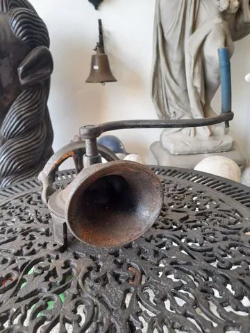 Moedor antigo de café em ferro fundido  - Foto 3