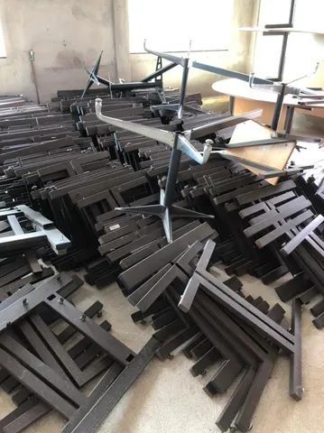 Lote de pés de mesa 