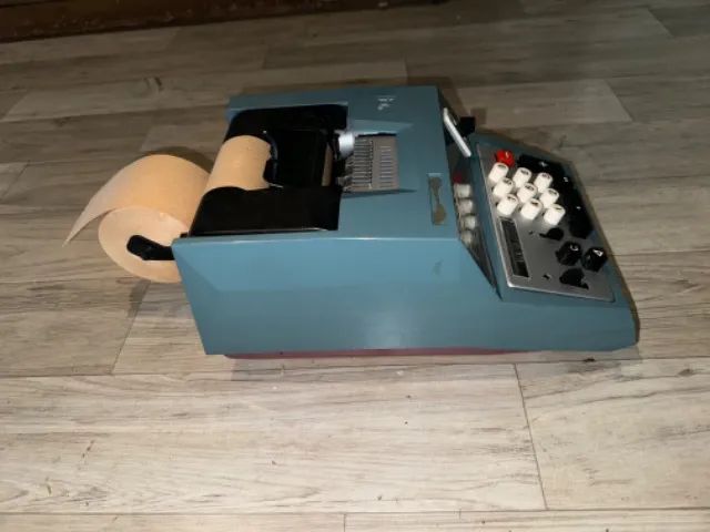 Calculadora de mesa antiga Olivetti. Vintage. Colecionadores. - Foto 3