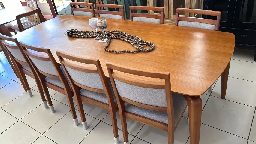 Mesa de Jantar com 8 cadeiras em 12x de 789,00