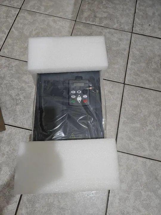 Inversor de frequencia 30cv 22kw 380v NOVO