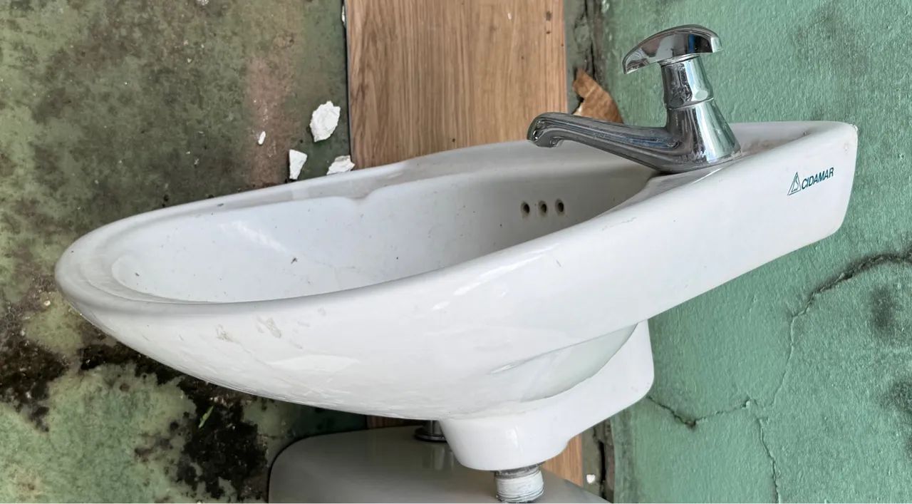 White Kitchen Sink
