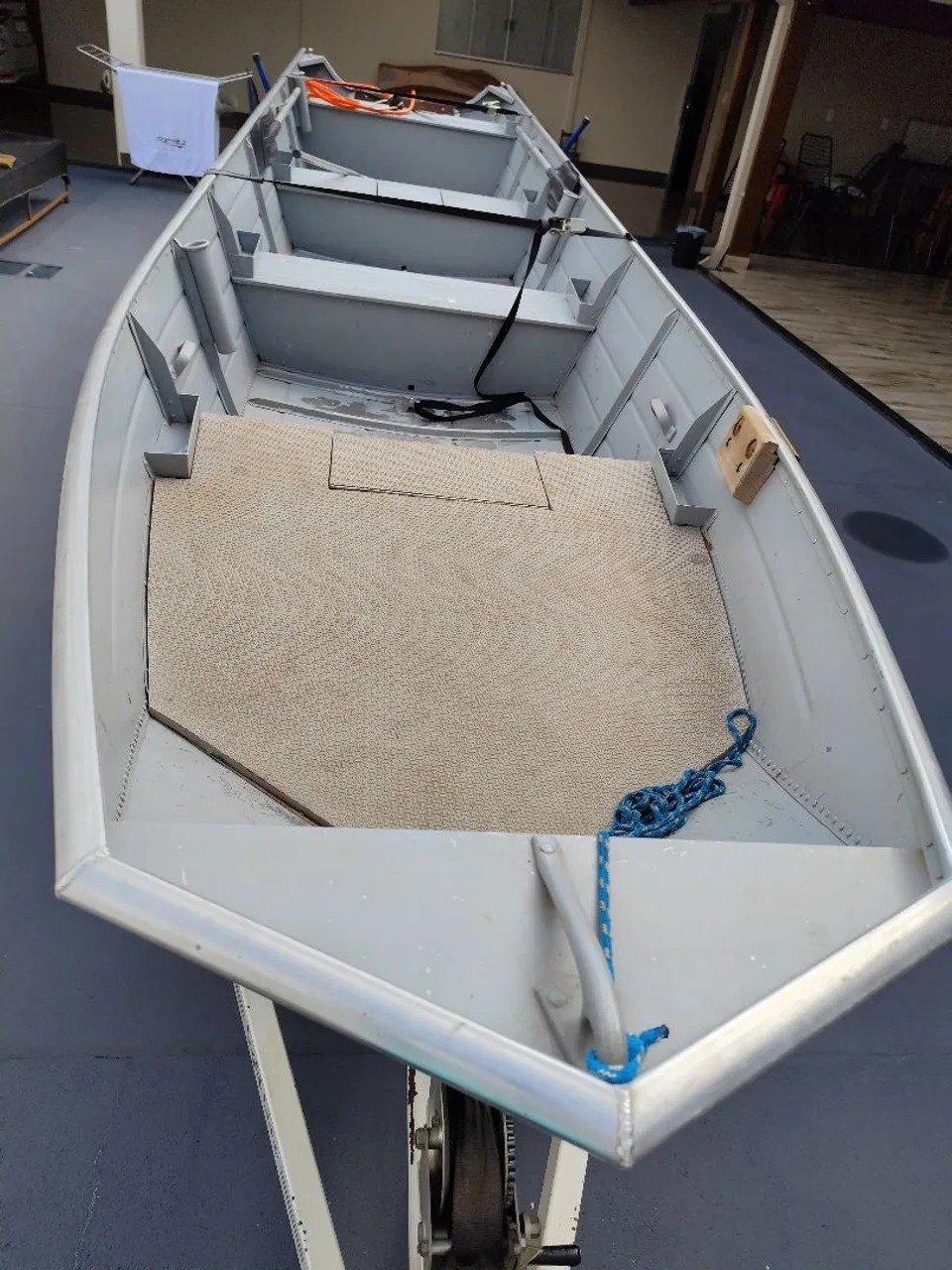 Barco Levefort Apolus 600