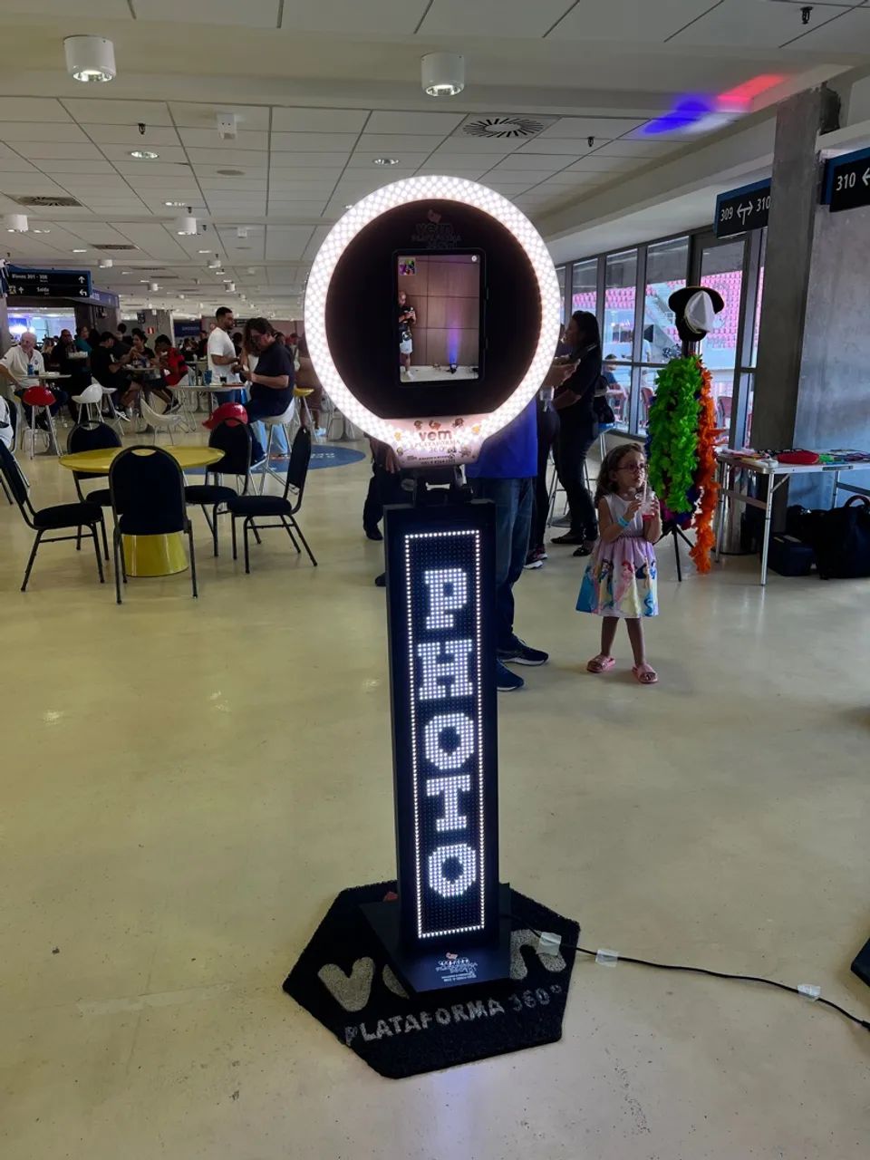 Totem fotográfico Plataforma 360° para Eventos - Fotos e Vídeos