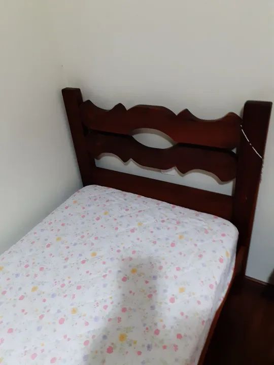 Criado-Mudo de Madeira Maciça - Foto 2