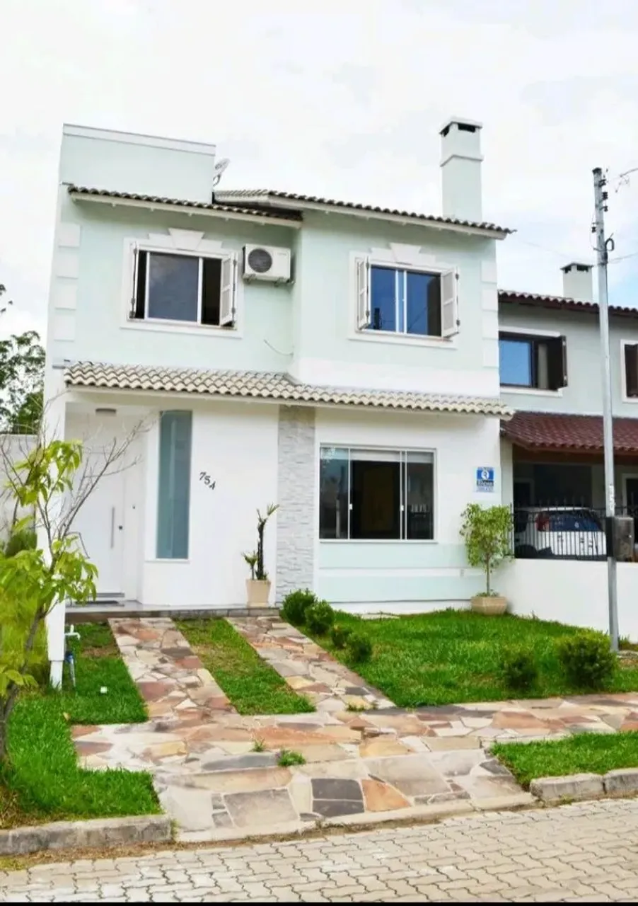 Casa em Rua Corticeira - Hípica - Porto Alegre/RS