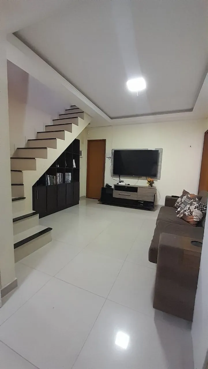 Vendo uma linda casa