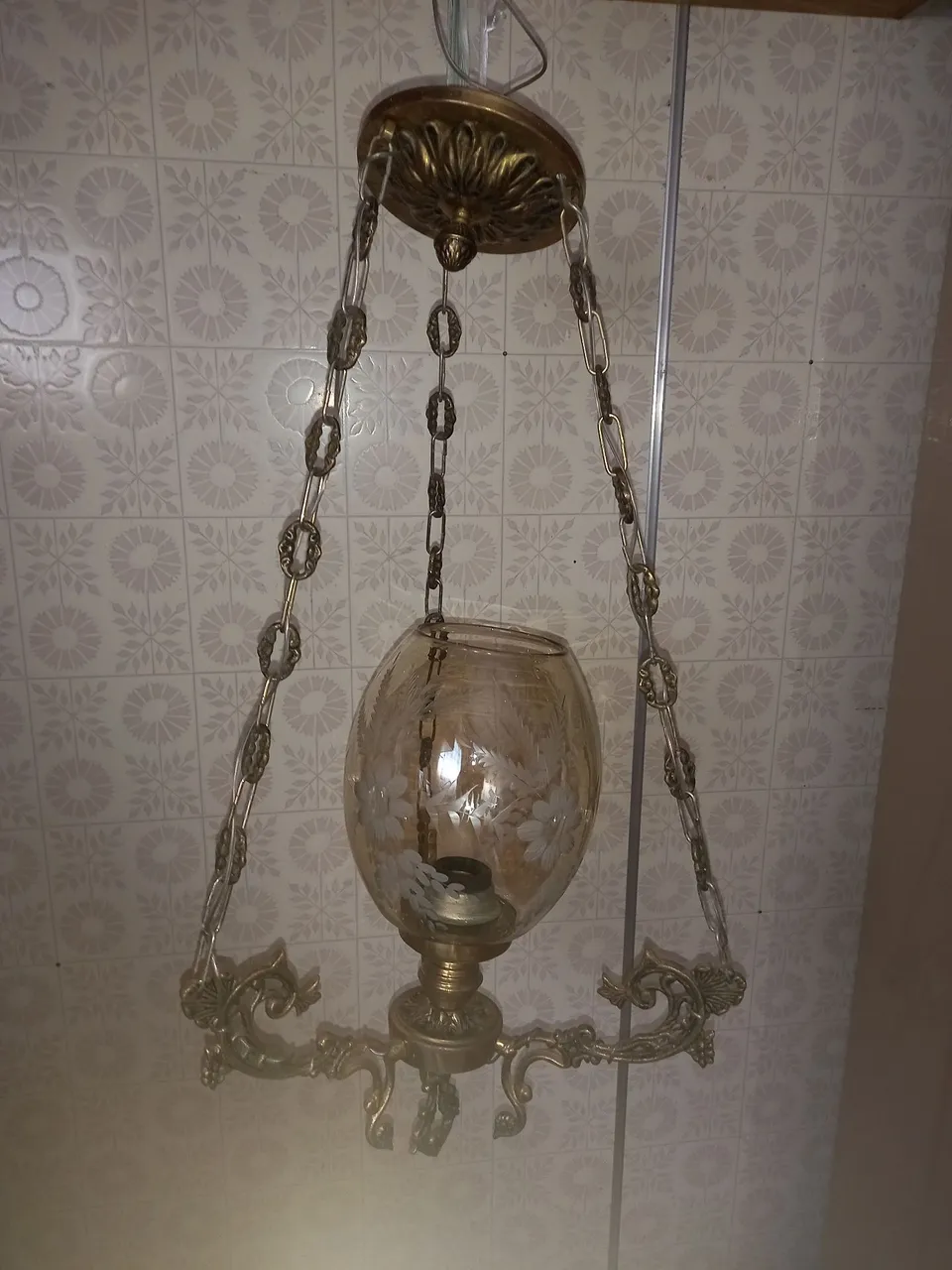 Lustre de bronze antigo