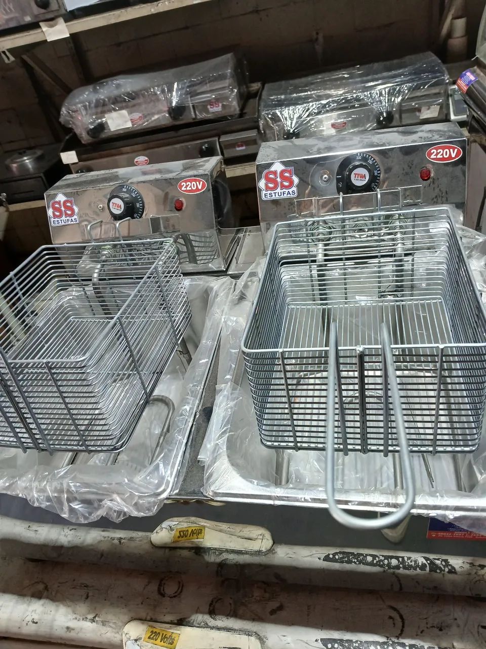 Cortador de frios. Moedor de carne e cilindro de massa - Foto 5