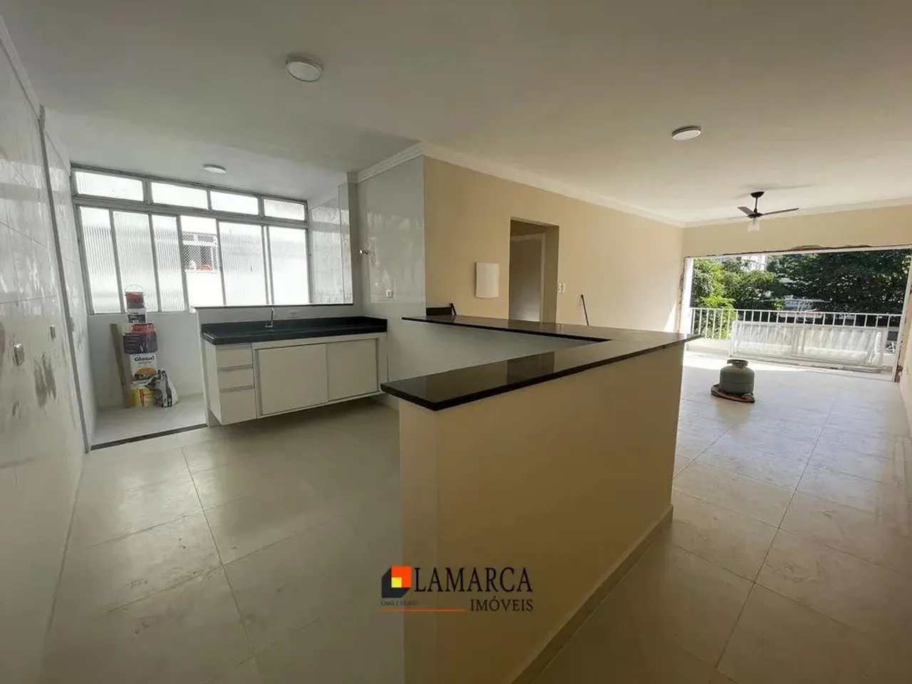 Apartamento a venda no Guaruja de 1 dormitorio