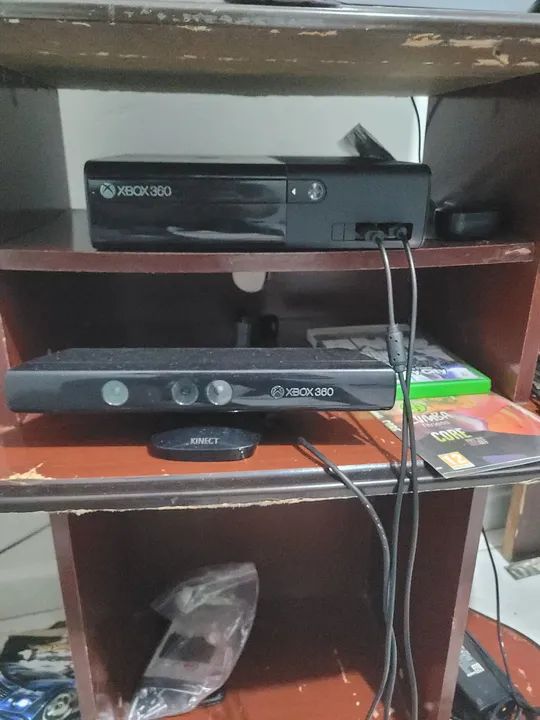 Xbox 360 Super slim+Kinect +2 Controles +de 120 jogos!