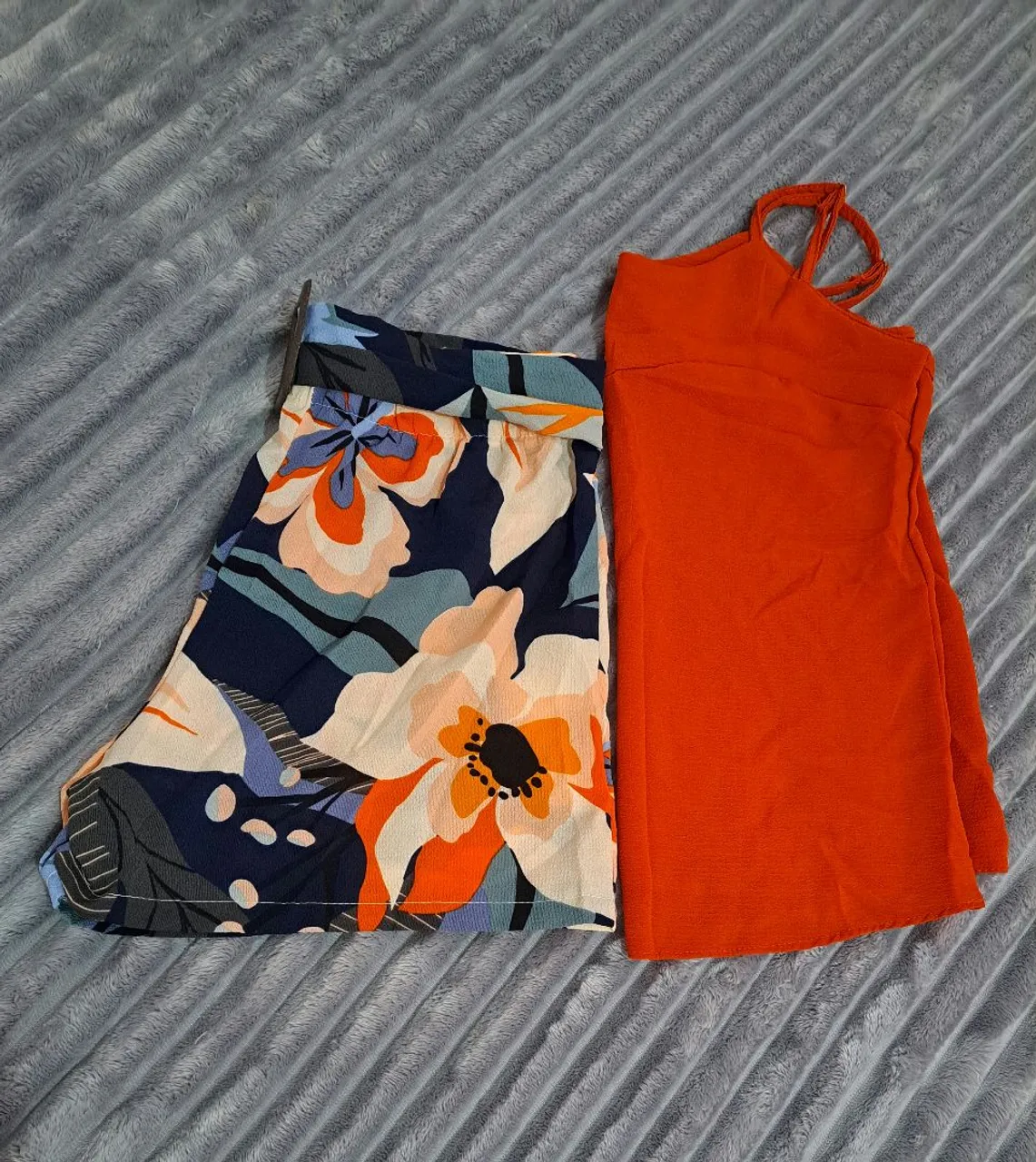 Conjunto Shorts Floral e Blusa Laranja