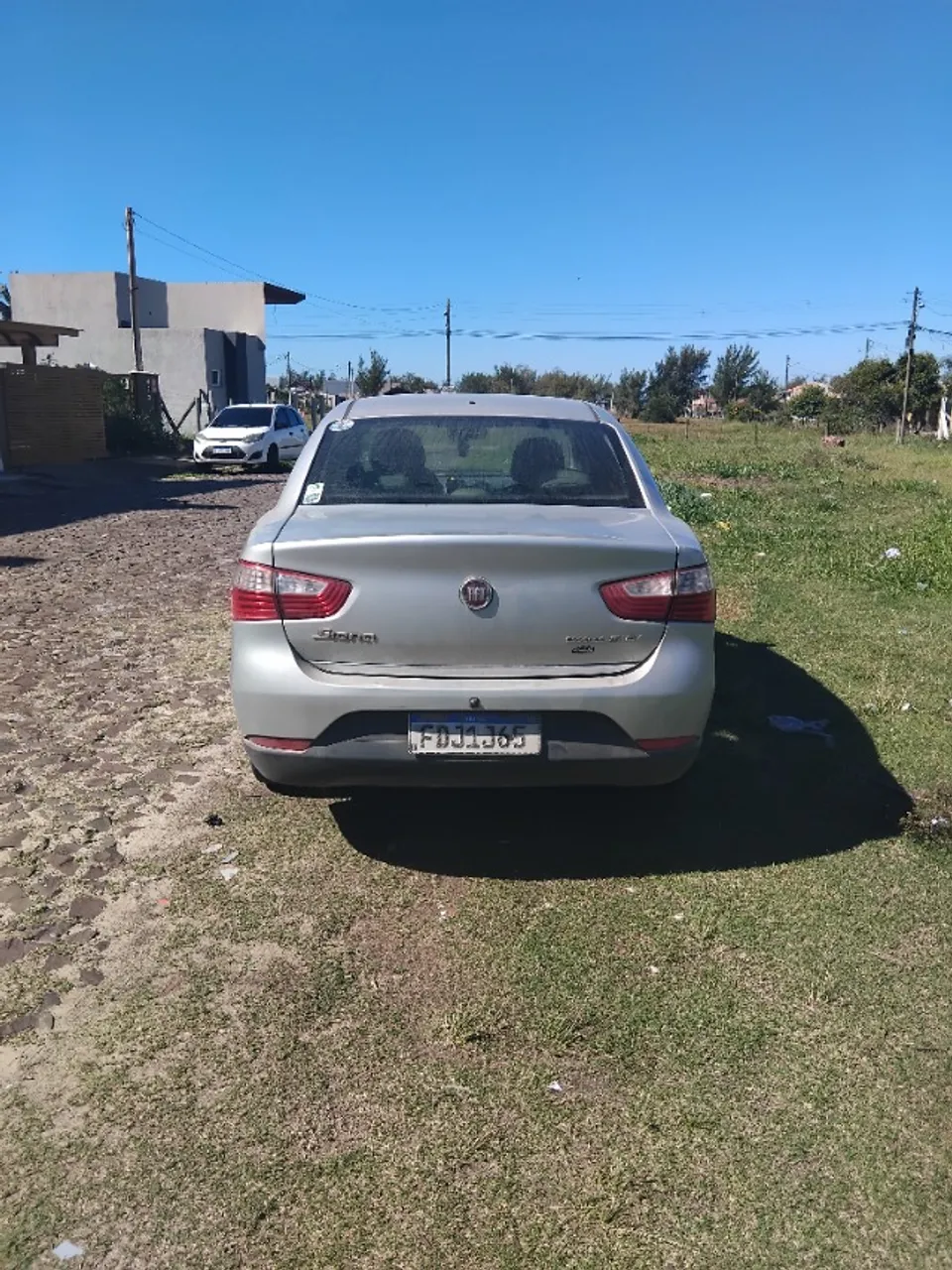 Carro em excelente estado de dirigibilidade