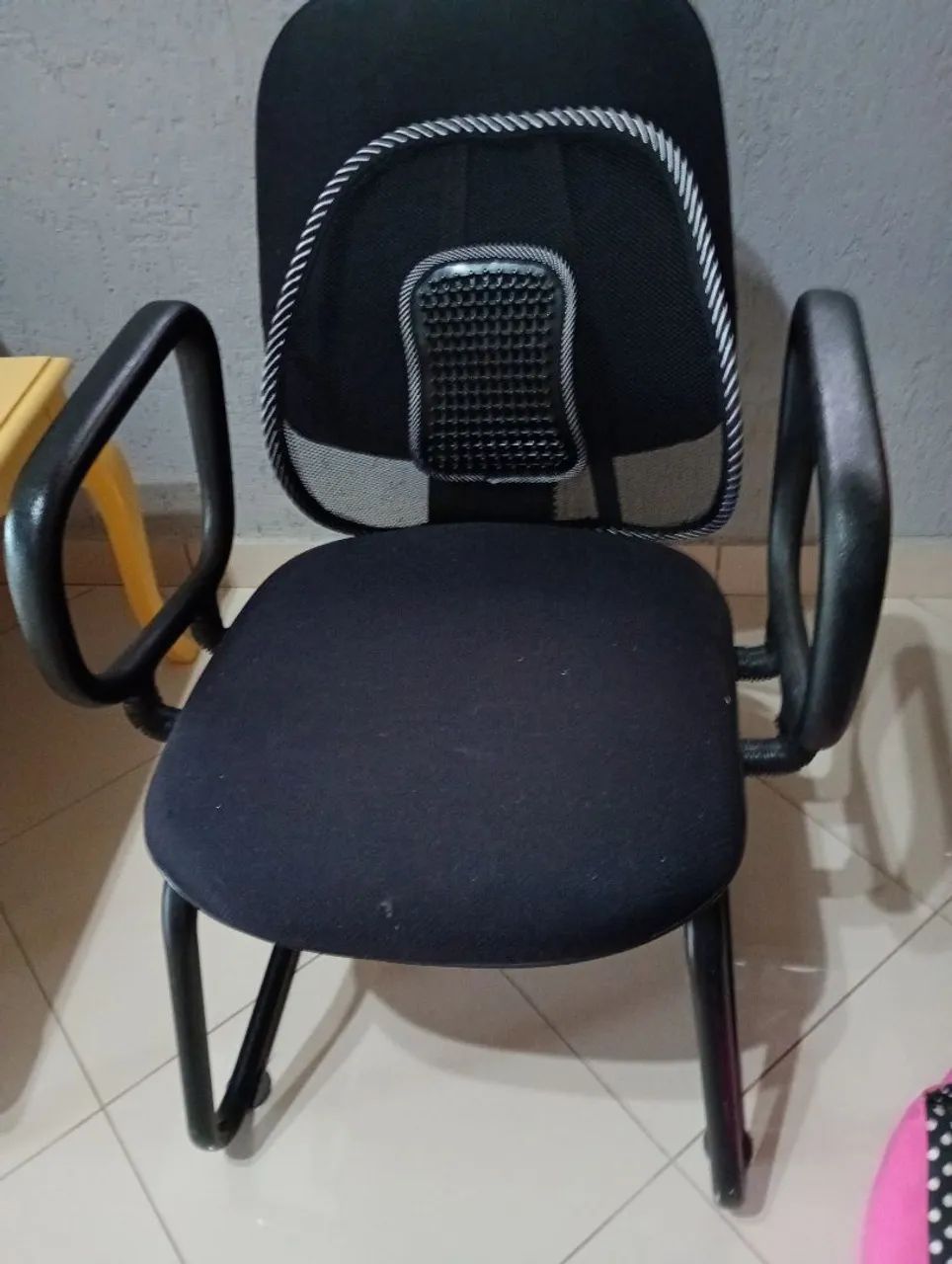 Cadeira escritório com braços sem rodinhas 65181963693955121