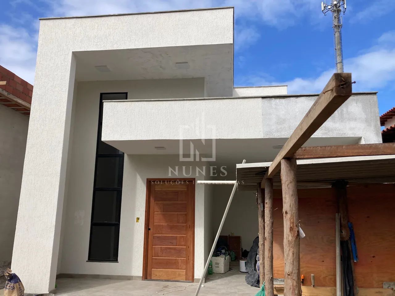 Requintada casa térrea à venda próximo a praia em Itaúna, Saquarema, RJ