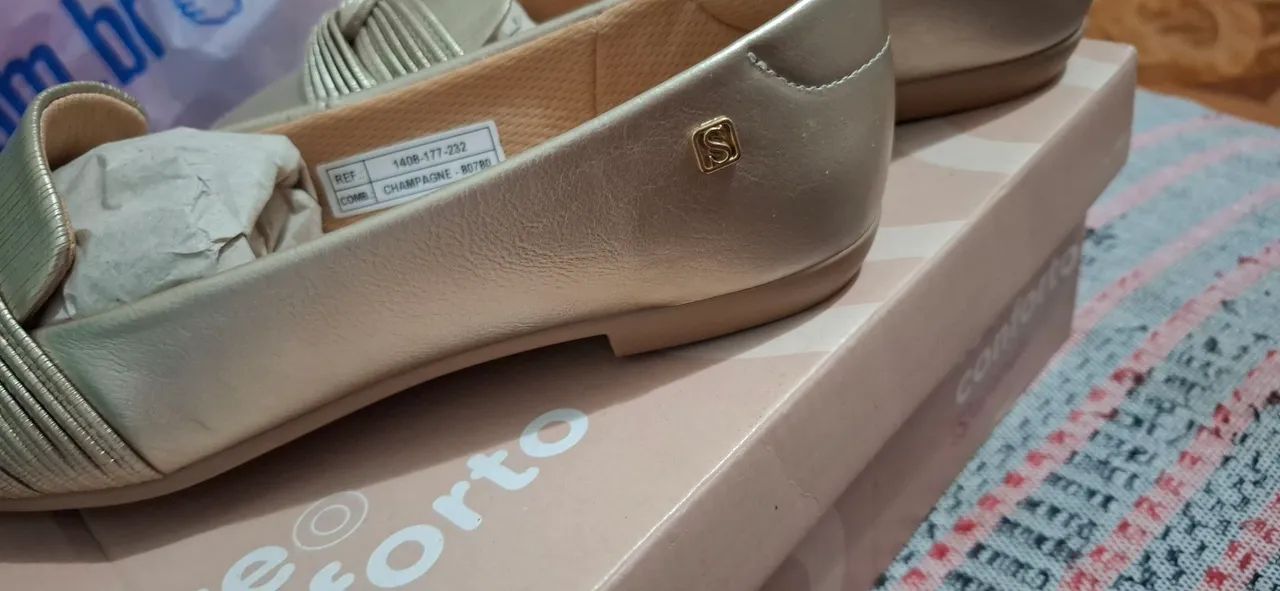 Sapatilha Dourada Santinelli - Conforto e Estilo! - Foto 3