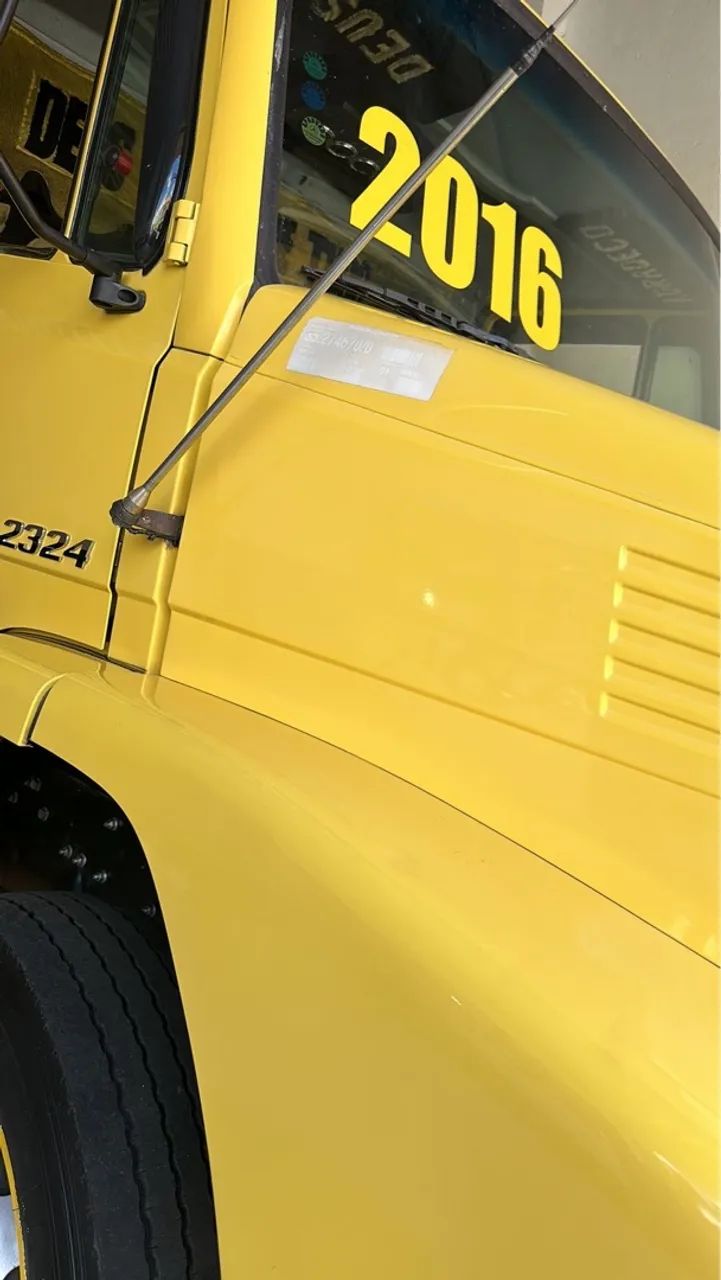 Atron 2324 ano 2016 pintura original de fábrica  - Foto 6