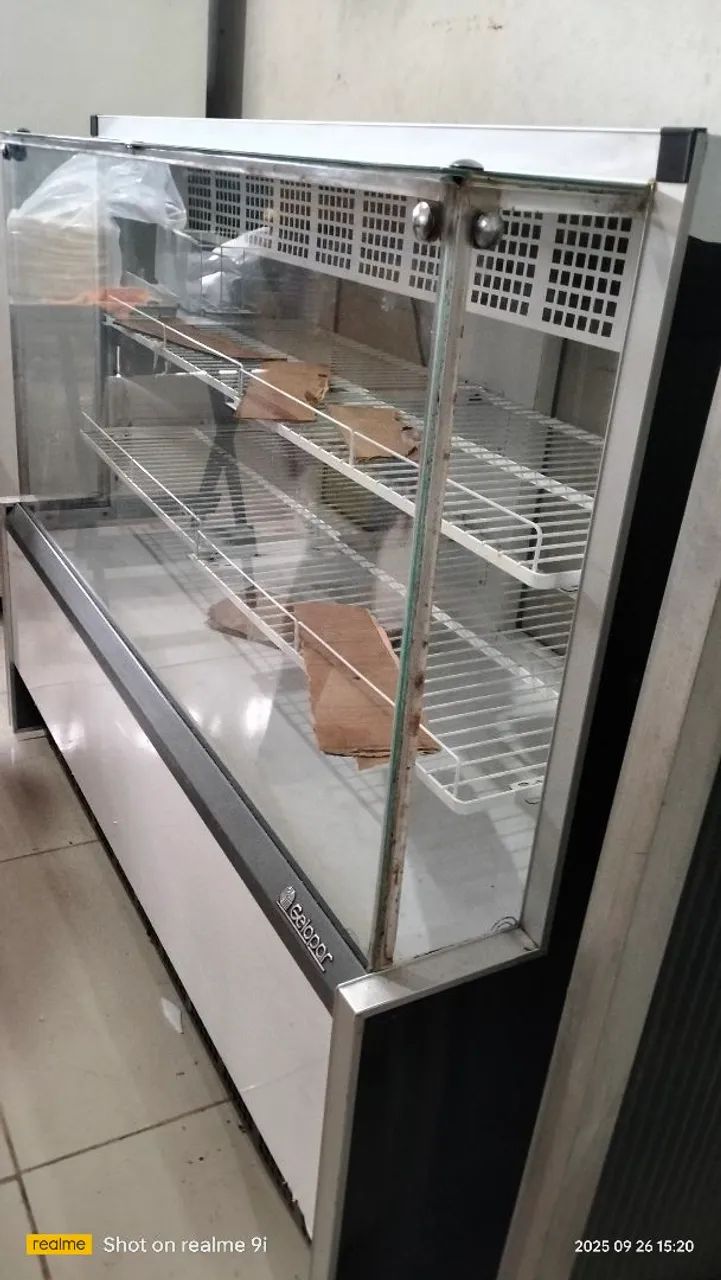 Expositor Refrigerado Gelopar para Tortas ,Bebidas e  Alimentos - Foto 4