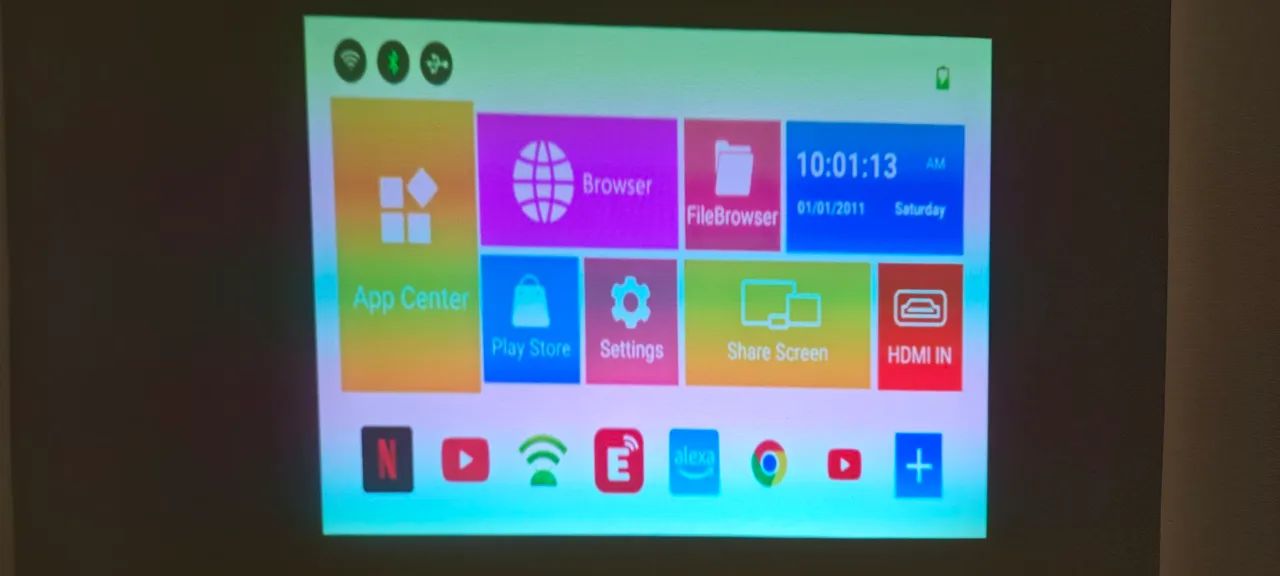 Mini Smart Projetor 4K Ultra HD C6 32GB 2GB Android Usado - Foto 3