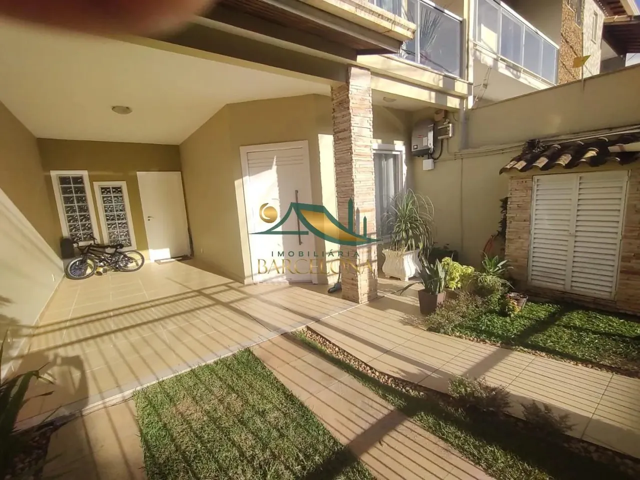 Casa para Venda em Volta Redonda, Jardim Amália, 3 dormitórios, 1 suíte, 1 banheiro, 2 vag
