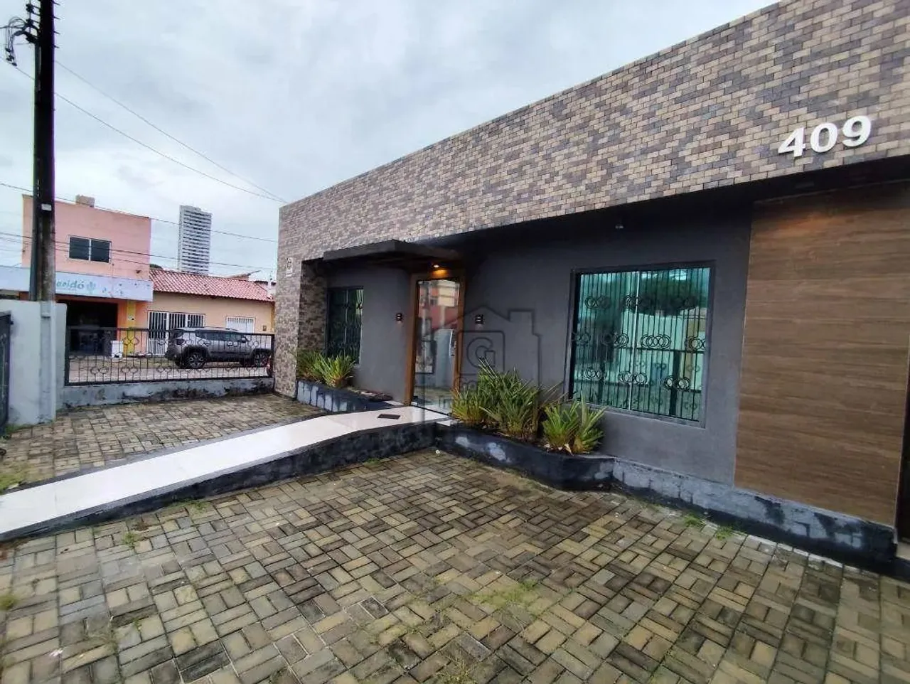 Casa Comercial para Locação em Lagoa Nova Ideal para Escritórios e Clínicas - 147 m² - Na