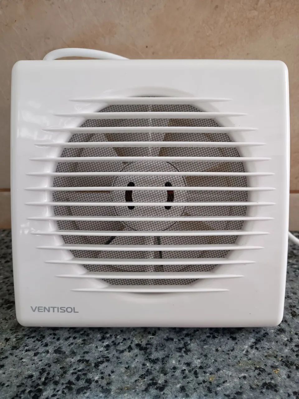 Vendo Exaustor para Banheiro 15cm Bivolt EXB 150 Ventisol, 127Volts, novo. - Foto 4