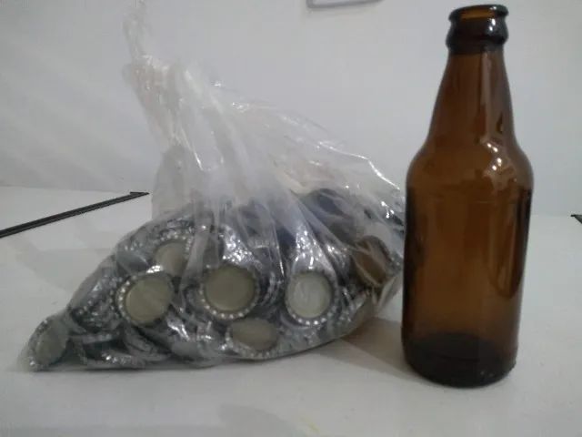 Vendo lote de 1000 garrafas marrom de 300ml com tampa prata