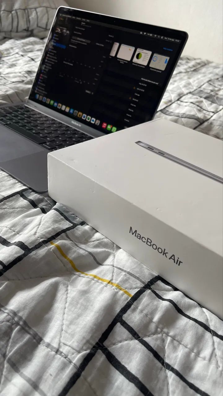 MacBook Air M164168570530177122